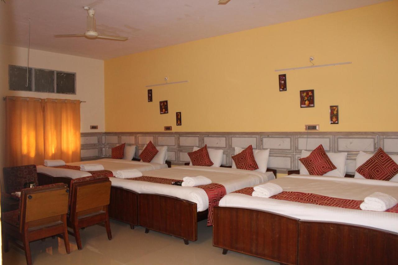Kaveri Hotel Bed & Breakfast Mysore Ngoại thất bức ảnh