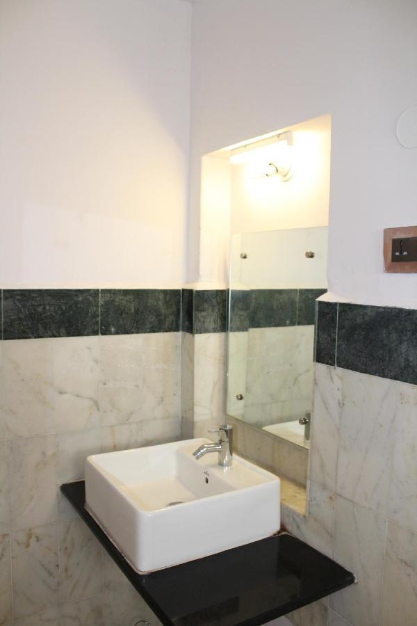 Kaveri Hotel Bed & Breakfast Mysore Ngoại thất bức ảnh