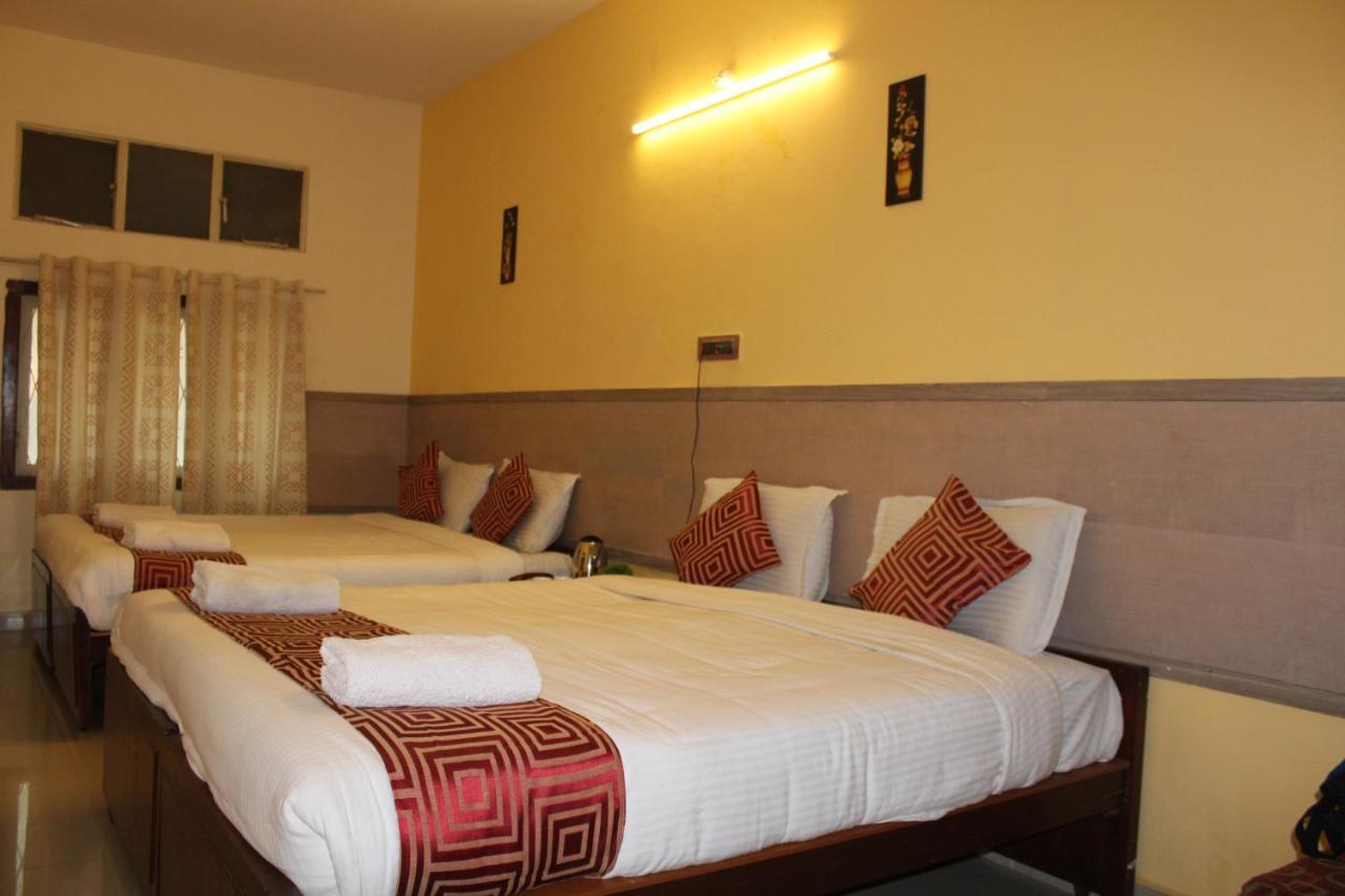 Kaveri Hotel Bed & Breakfast Mysore Ngoại thất bức ảnh